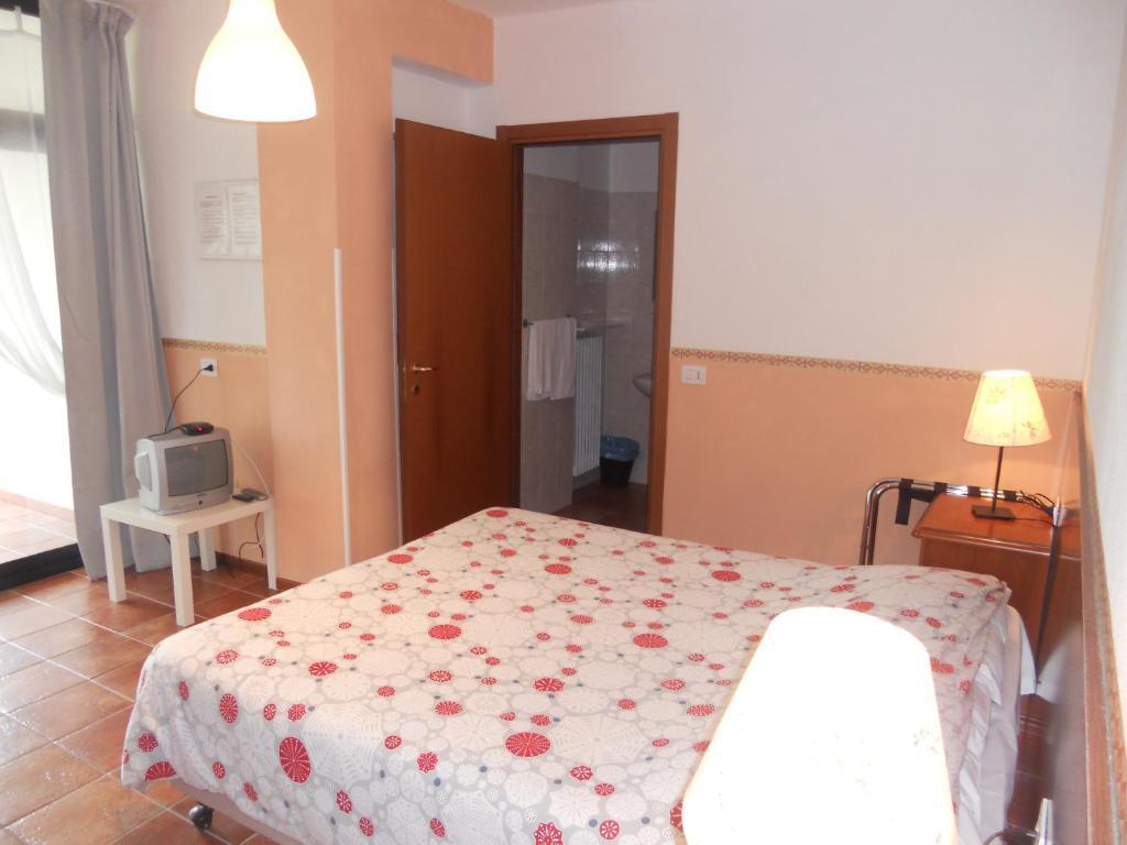 Madonna Della Neve Hotell Pettenasco Rom bilde