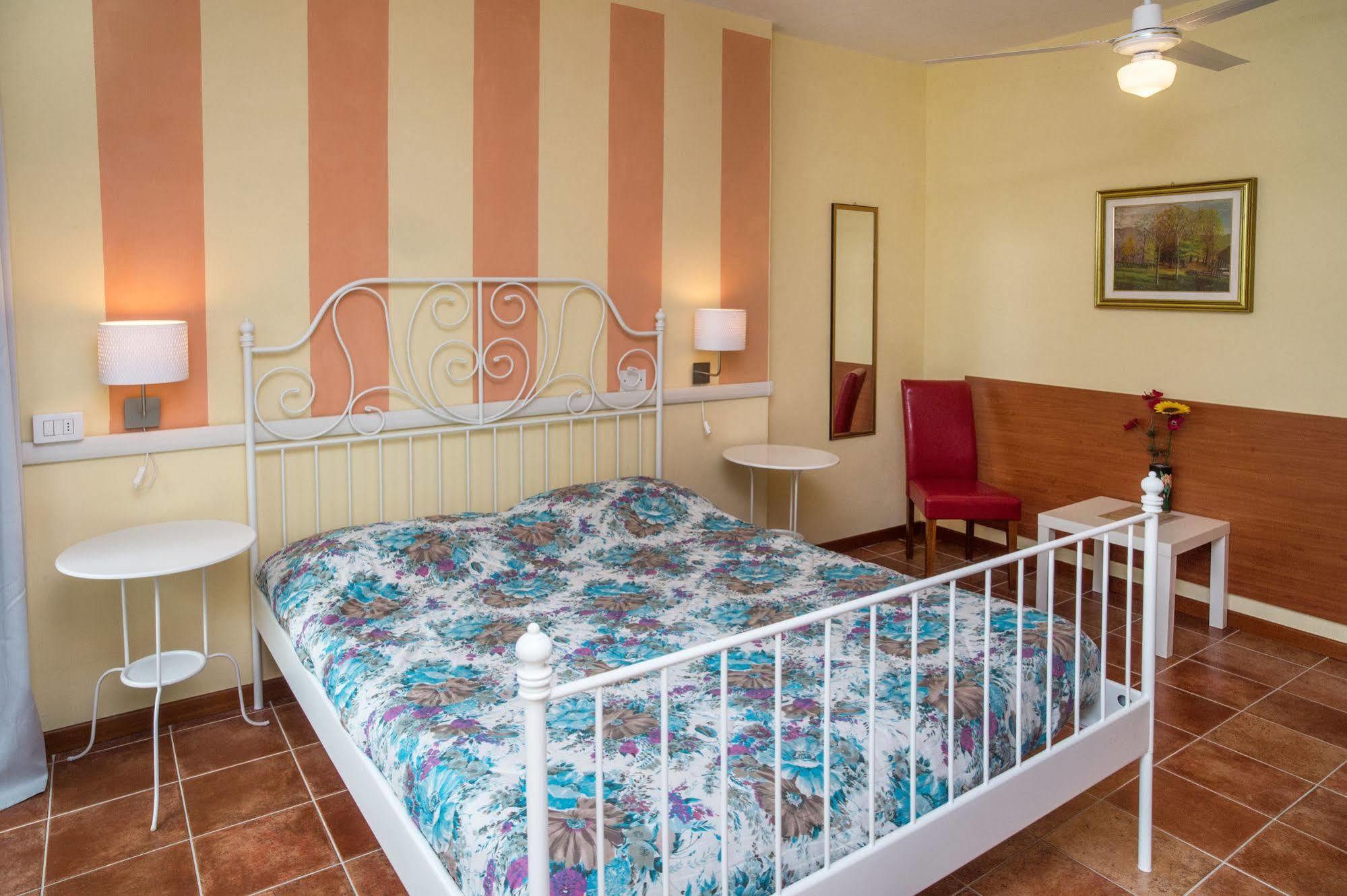 Madonna Della Neve Hotell Pettenasco Eksteriør bilde