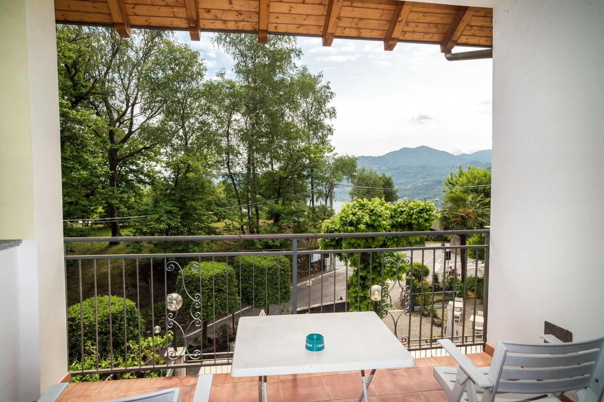 Madonna Della Neve Hotell Pettenasco Eksteriør bilde